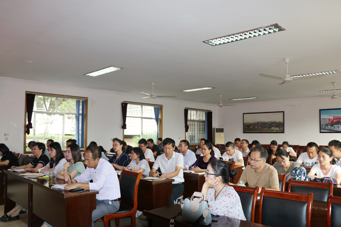 宣讲报告会1.jpg