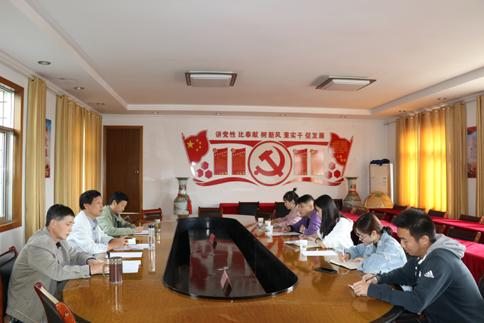新入职教师廉政谈话1.jpg