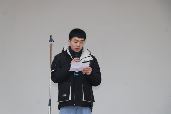 胡益发表获奖感言.jpg