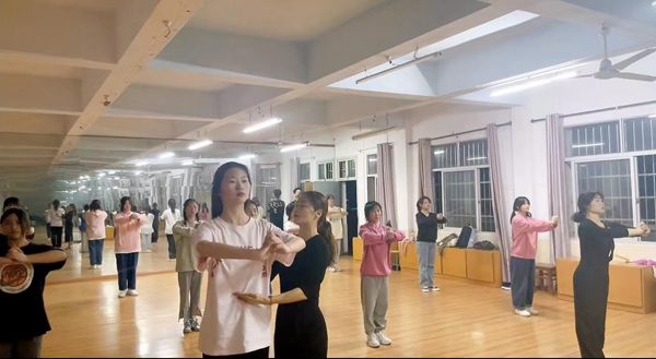拉丁舞社团.jpg 拉丁舞社团.jpg