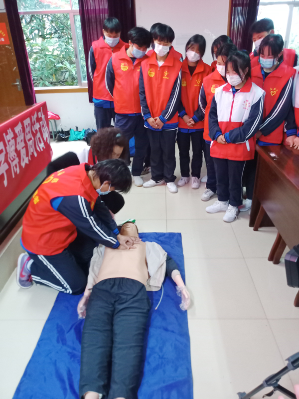 急救培训1.jpg 急救培训1.jpg