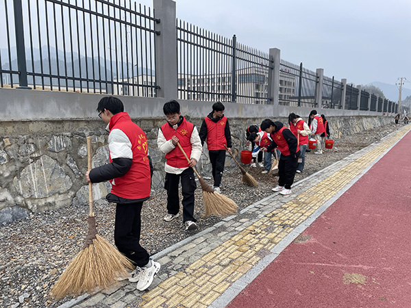 志愿清扫.jpg 志愿清扫.jpg